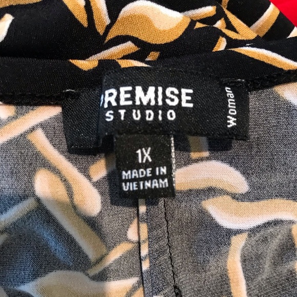 Sleeveless Tank - Picture 3 of 5